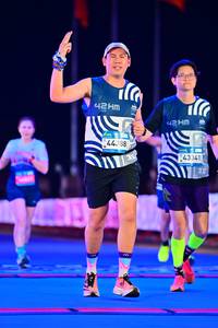 BIB: 
                            <button type="button" onclick="openModal(24448061)" class="btn btn-primary btn-sm float-right btn-popup" data-toggle="modal" data-target=".modal-high-quality">
                        <i class="fas fa-shopping-cart"></i> Add to Cart
                    </button>
                                            <button type="button" onclick="isThisMe(24448061, true)" class="btn btn-success btn-sm float-right btn-popup btn-isme hidden" data-toggle="tooltip" data-placement="bottom" title="นี่คือรูปของคุณใช่ไหม คลิกที่นี่เพื่อเอาเข้าอัลบั้ม">
                        <i class="fas fa-plus"></i> Add to album
                    </button>
                    <button type="button" onclick="isThisMe(24448061, false)" class="btn btn-warning btn-sm float-right btn-popup btn-isnotme hidden">
                        <i class="fas fa-ban"></i> Remove from album
                    </button>